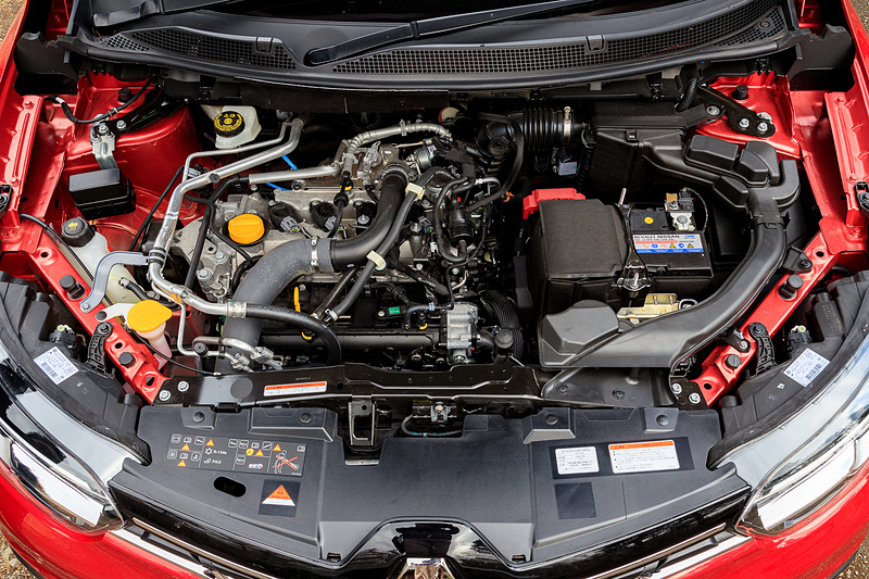 カジャーが搭載する直列4気筒DOHC 1.2リッター直噴ターボ「H5F」型エンジンは最高出力96kW（131PS）/5500rpm、最大トルク205N･m（20.9kgf･m）/2000rpmを発生