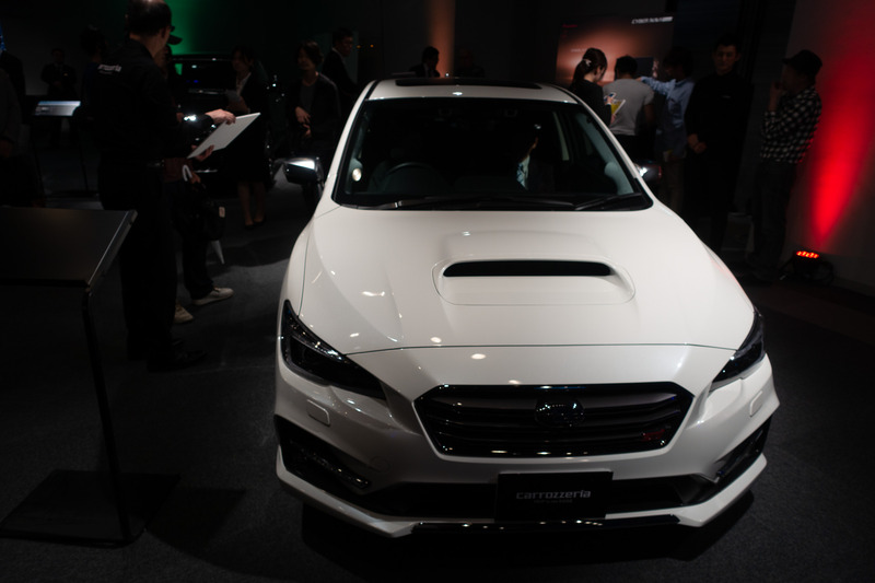 カロッツェリア「サイバーナビ Xシリーズ AVIC-CZ902XS」のデモカー、スバル「レヴォーグ」