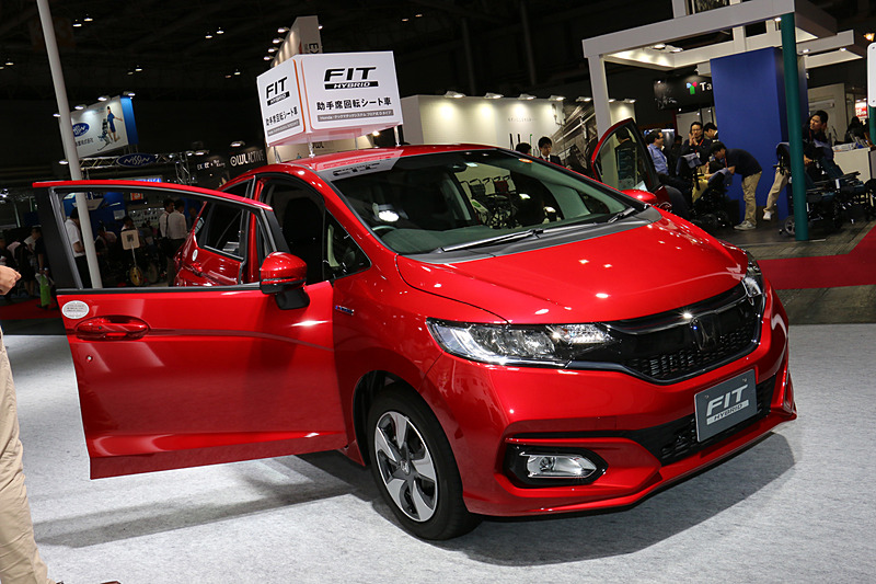 フィット 助手席回転シート車（「Honda・テックマチックシステム Dタイプ」装着）