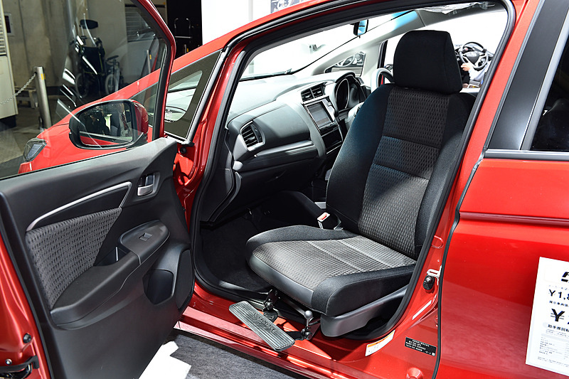 助手席回転シートの作動イメージ