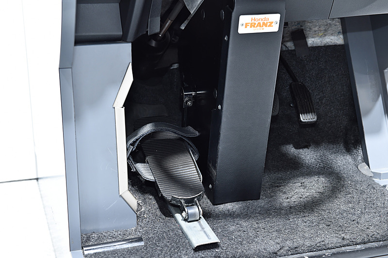 「ホンダ フランツシステム」などの運転補助装置モジュールのデモ機も並ぶ