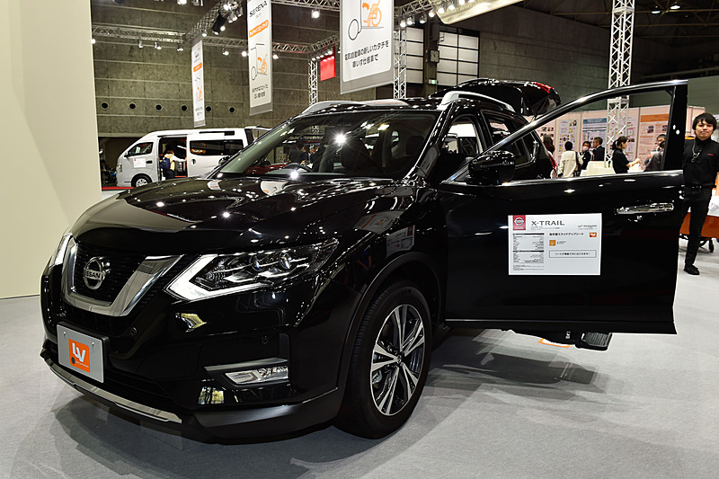 エクストレイル 助手席スライドアップシート