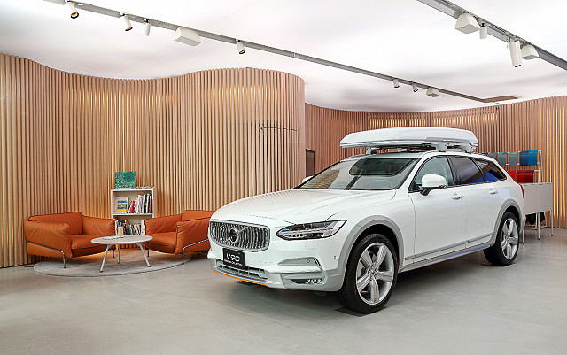 15台限定の「V90 クロスカントリー Ocean Race Edition」