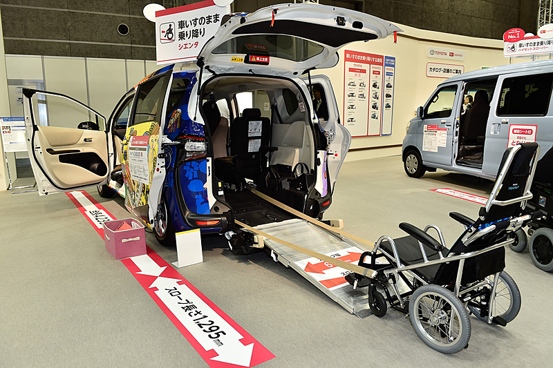 シエンタ 車いす仕様車（スロープタイプ）タイプIII 助手席側セカンドシート付