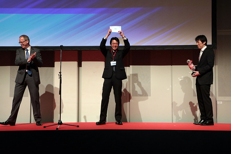 VISTA3連覇となるボルボカー・横浜西口。試験前は連日、試験問題の予想を立てて2人でトレーニングを重ねてきたいという。ただ、完全に自信を持って競技会へ挑むにはあと一歩、なにかが足りないという状況だったので勝てたことは非常にうれしいというコメントだった