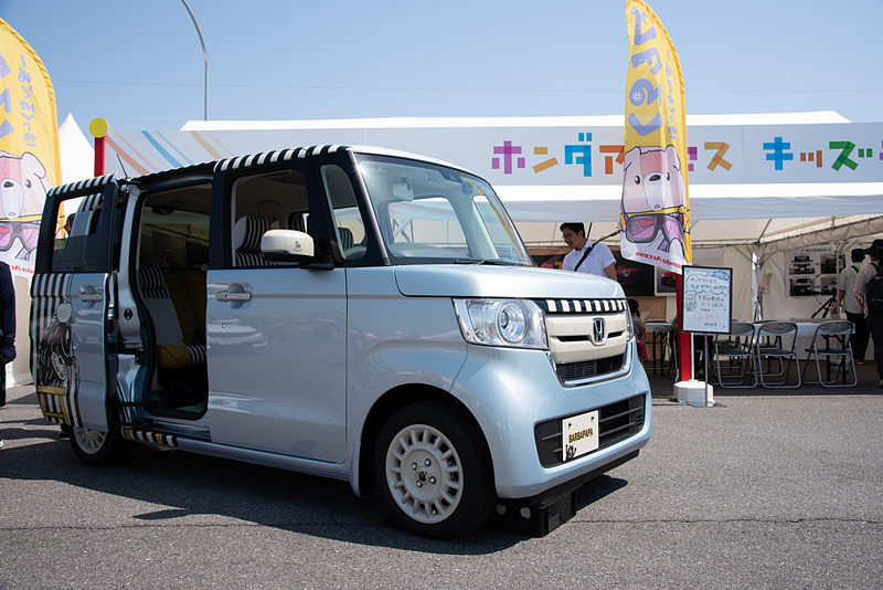 「バーバパパ コレクション」を装着したN-BOX