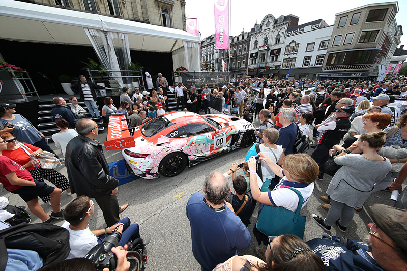 2017年スパ24時間レースでの公道パレード風景