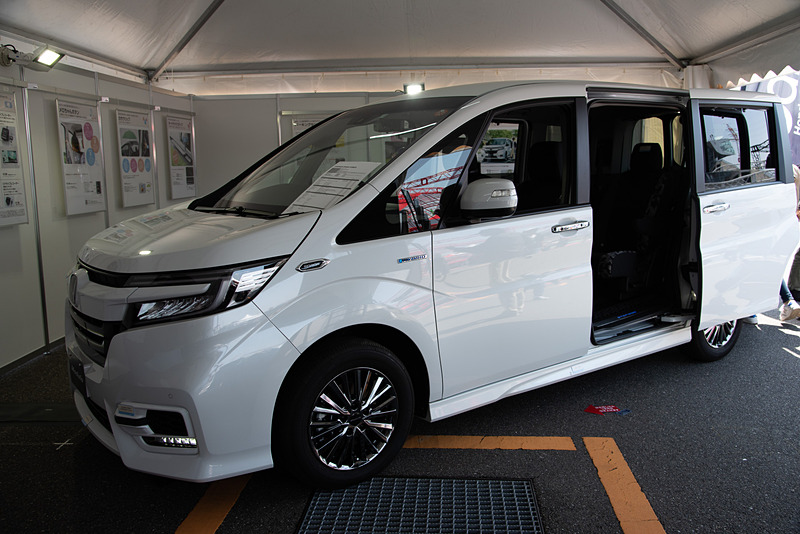 ホンダアクセスの各種アクセサリーてんこ盛り車