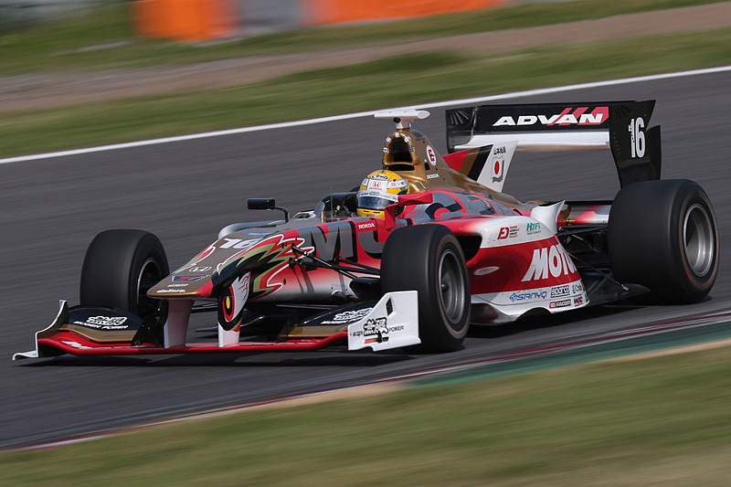 2016年以来、山本尚貴選手（16号車 TEAM MUGEN SF14/Honda HR-417E）が2年ぶりのポール・トゥー・ウイン
