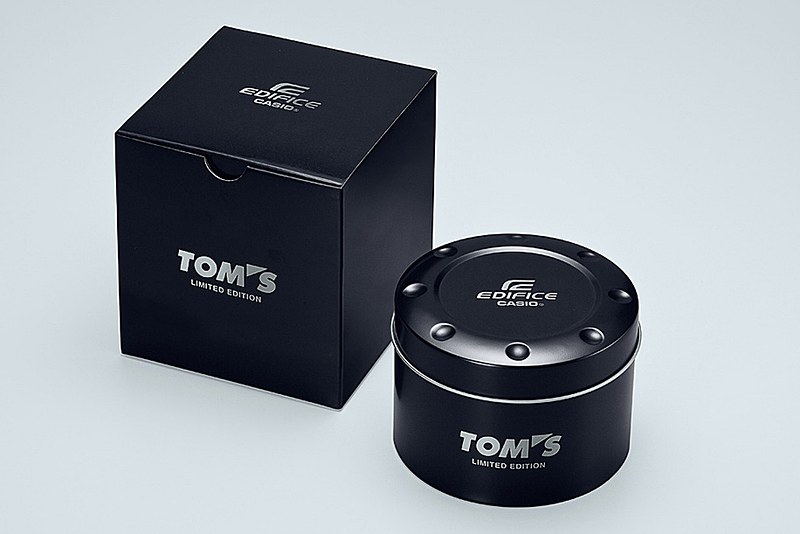 EQS-900TMSは専用パッケージに収められて販売される