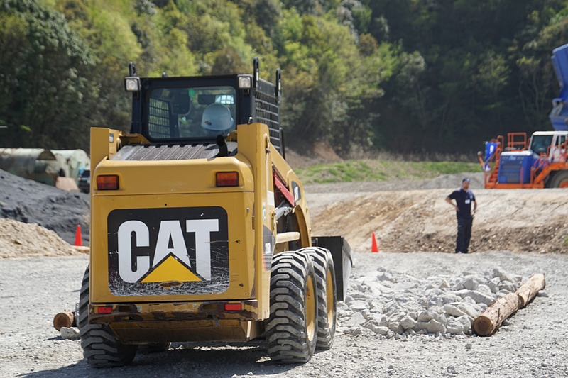 他社ブランドのバイアスタイヤ