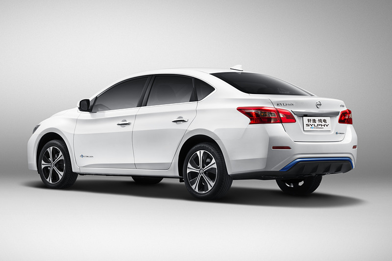 100％電動パワートレーンならではの走行性能を持つ