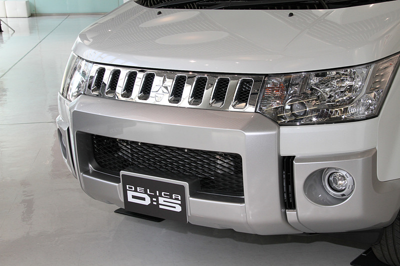 5代目デリカD：5のボディサイズは4730×1795×1870mm（全長×全幅×全高）、車両重量1890kg。価格は353万4840円