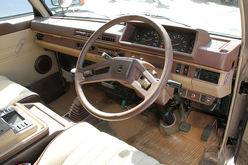 2代目デリカ スターワゴンのボディサイズは4130×1695×1975mm（全長×全幅×全高）、車両重量1240kg。発売当時の参考価格は151万4000円