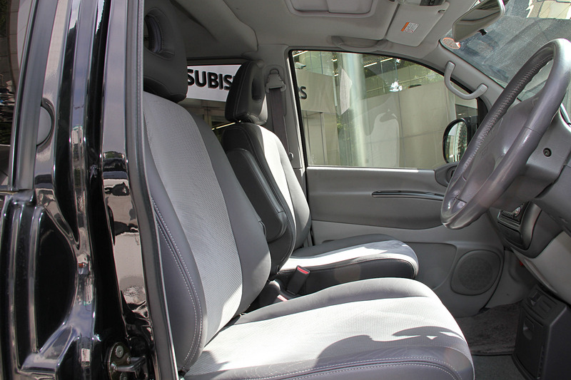 4代目デリカ スペースギアのボディサイズは4685×1695×1965mm（全長×全幅×全高）、車両重量1980kg。発売当時の参考価格は267万7500円（消費税5％込み）