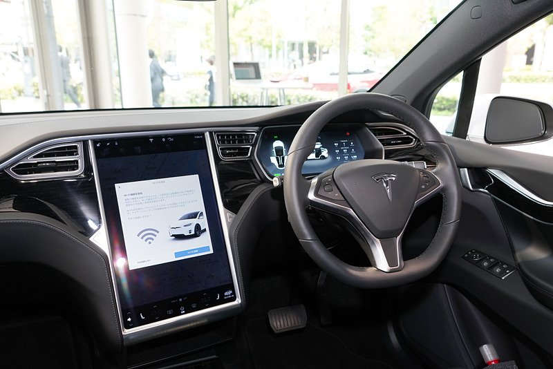 モデル Xの運転席まわり