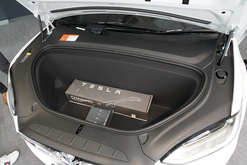 フロントもラゲッジスペースとなっている