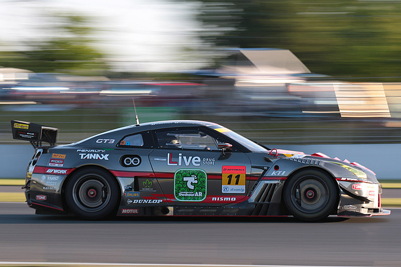 11号車 GAINER TANAX GT-R