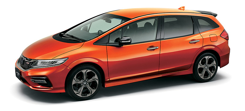 RS専用の新色「プレミアムクリスタルオレンジ・メタリック」