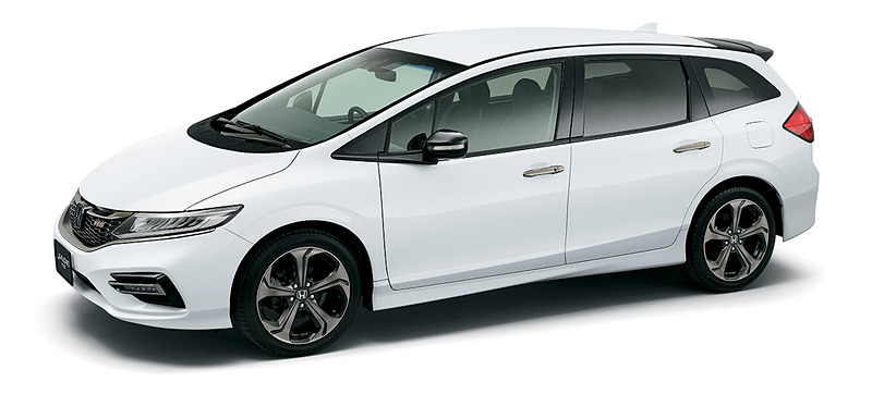 新採用の「プラチナホワイト・パール」