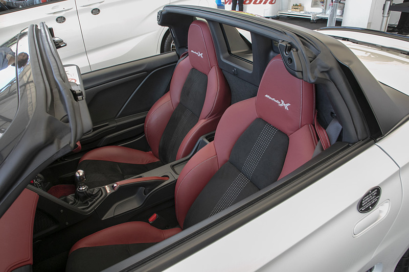 内装の質感も標準車と比べるとかなり高くなっている