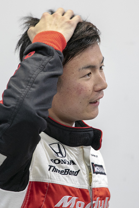 大津選手。中段の混戦を経験したことでSUPER GTでの予選の重要さを再確認したとのこと