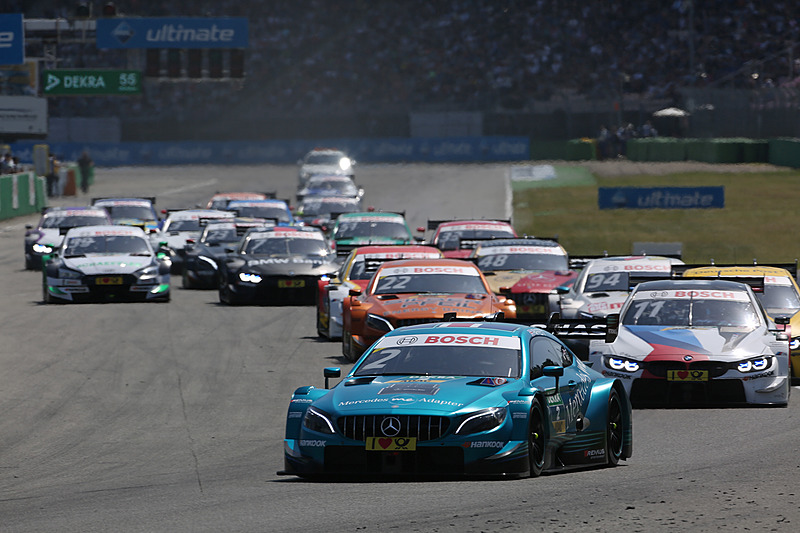 レース1のスタート、トップはガリー・パフェット（2号車）