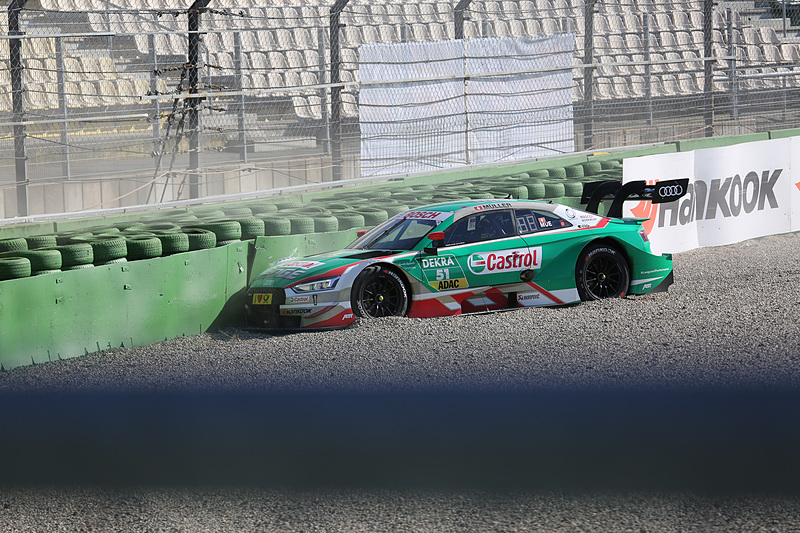 3回目のフリー走行でサックスコーナーでサンドトラップに突っ込んだニコ・ミューラー