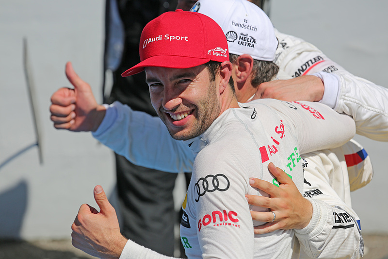 最終ラップで2位を獲得したマイク・ロッケンフェラー