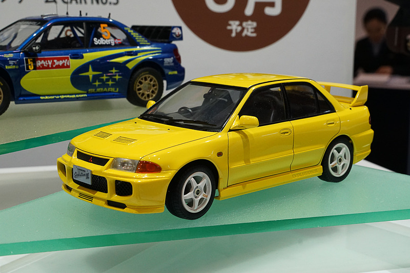 クルマやバイク関連の新製品が並ぶ