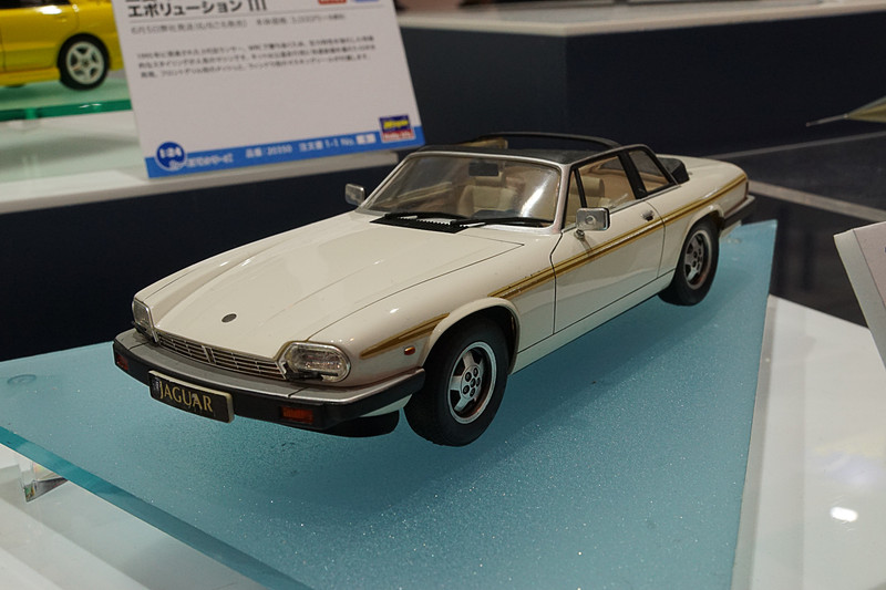 クルマやバイク関連の新製品が並ぶ