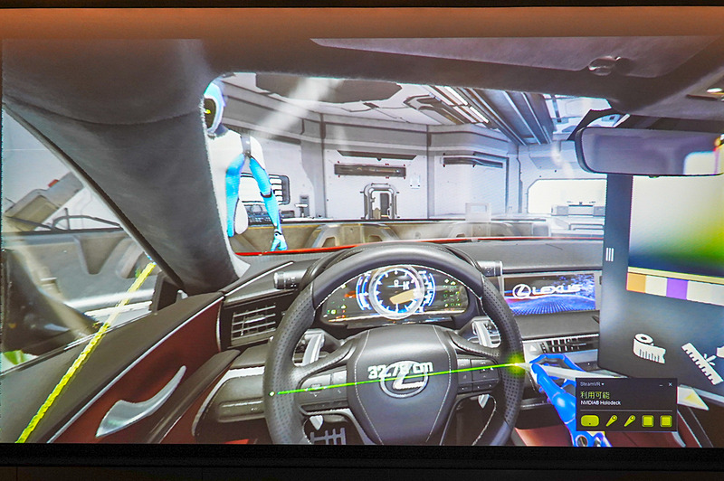 運転席に座ったり