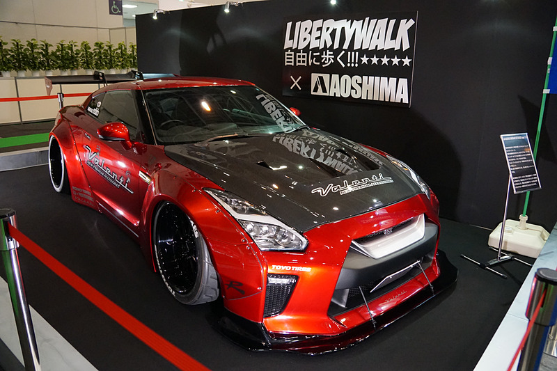 リバティウォークの「GT-R」は実車も展示された