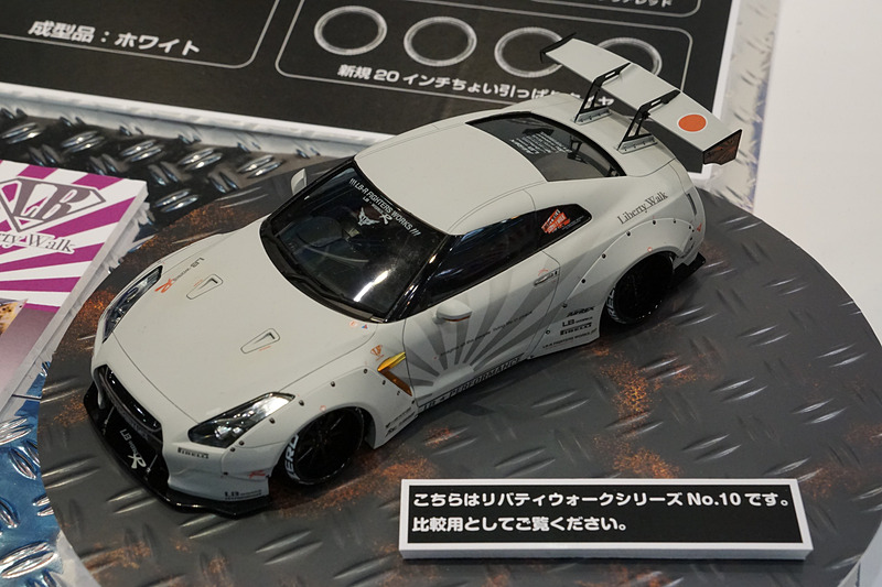 リバティウォークの「GT-R」は実車も展示された