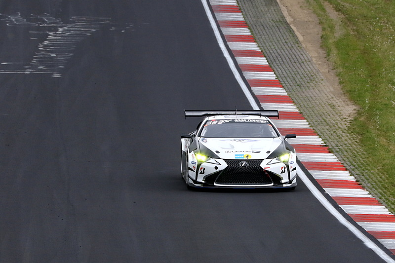 練習走行を行なう56号車「LEXUS LC」