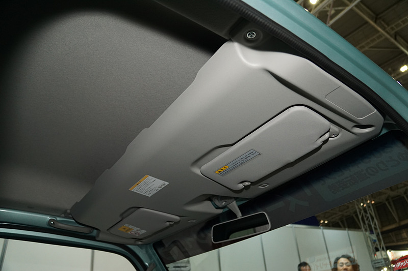 ハイルーフを採用して天井部分に収納スペースを用意