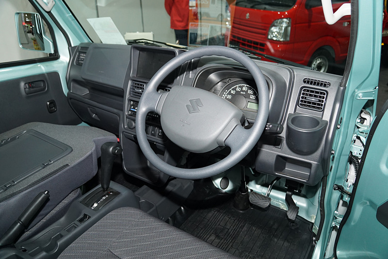 ハイルーフを採用して天井部分に収納スペースを用意