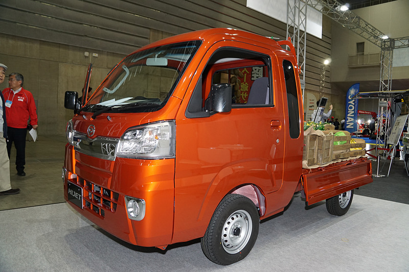 ダイハツ工業が展示した「ハイゼットトラック」の「ジャンボ」