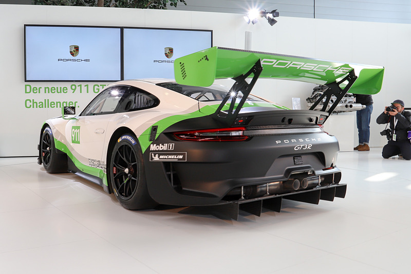 新型911 GT3 R