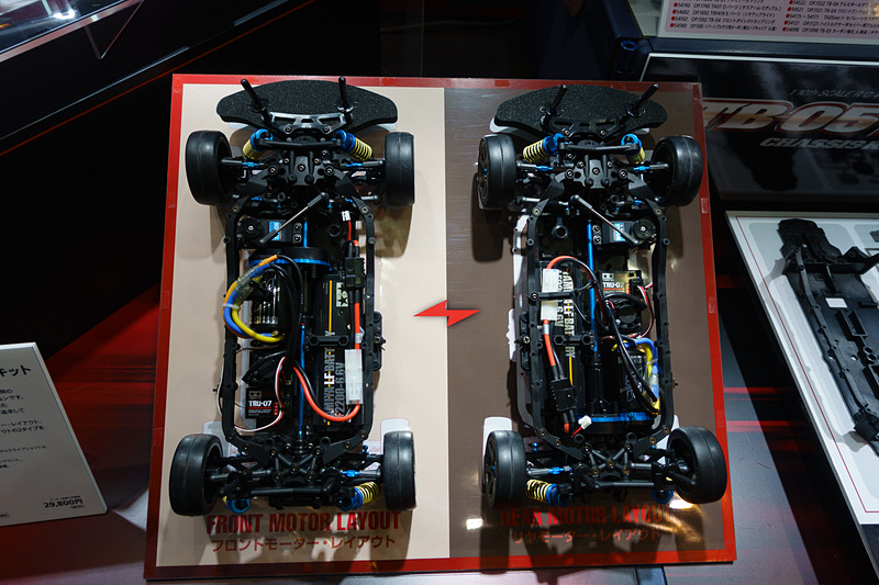 TB-05 PROは、モーターの配置を前方と後方から選択できる。これにより走りの味を変更できる