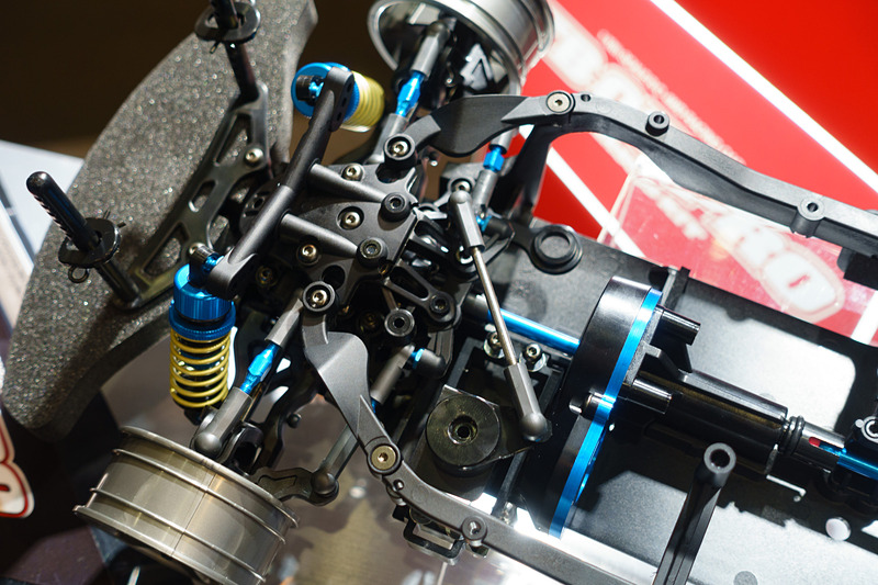 アッカーマン機構が改良されたフロントステアリング