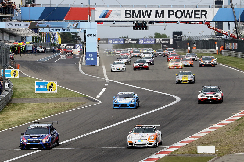 90号車 Subaru WRX STIはグループ3のポールポジションからスタート