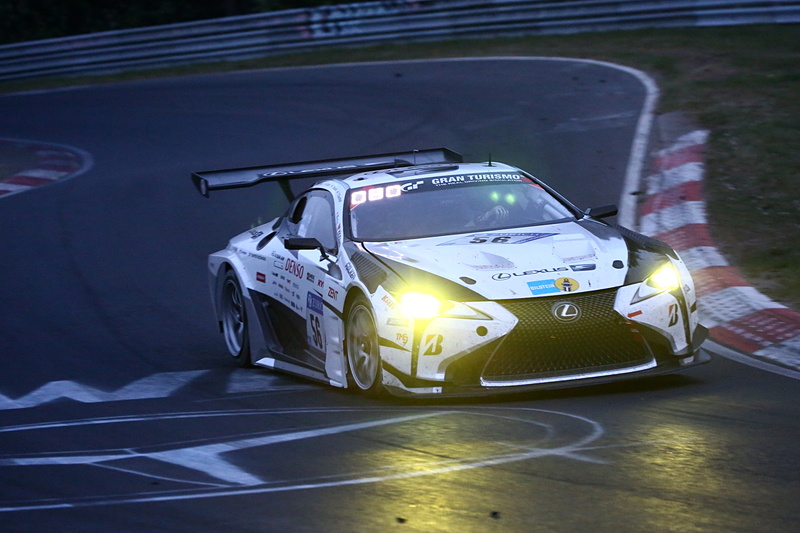 ミッション交換などの作業を行ないつつ、114番手を走行する56号車 Lexus LC