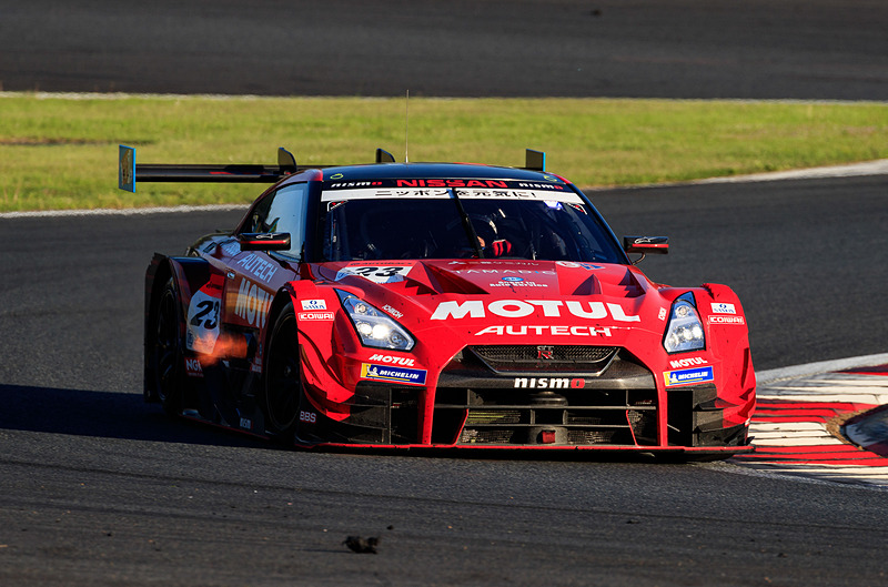 23号車 MOTUL AUTECH GT-R（松田次生/ロニー・クインタレッリ組）
