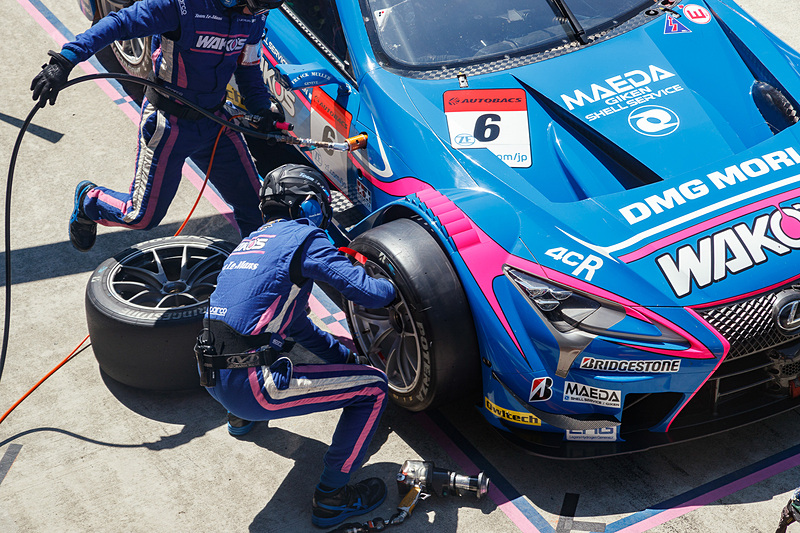 GT500クラスやGT300クラスとさまざまなチームにタイヤを供給するブリヂストン