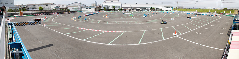 会場は神奈川県平塚市にあるレンタルカート施設「F.ドリーム平塚」。コース全長は470m、コース幅は6～7m。メインストレートは80mある