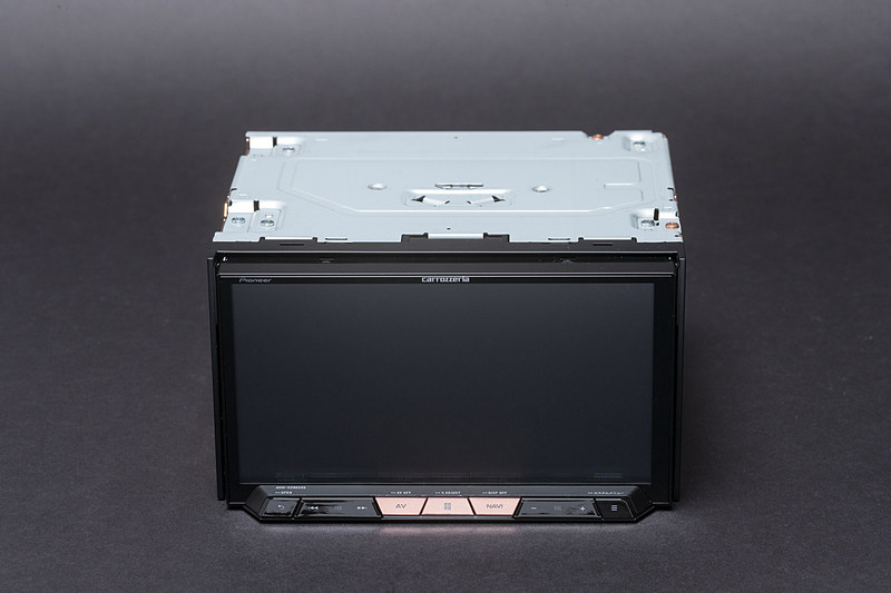 本体はAVIC-CZ902XSと同じ銅メッキシャシー