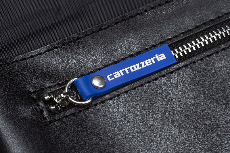 カロッツェリアのロゴ入タグ