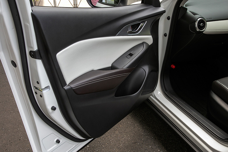 年次改良としては異例なドアの板厚変更まで行なった。これは静粛性向上が目的。外板は型を作りプレスして作るものなので、この変更を実現するには色々困難があったという