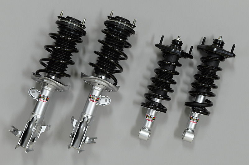 車高が20mmローダウンする「スポーツサスペンション」（19万4400円）